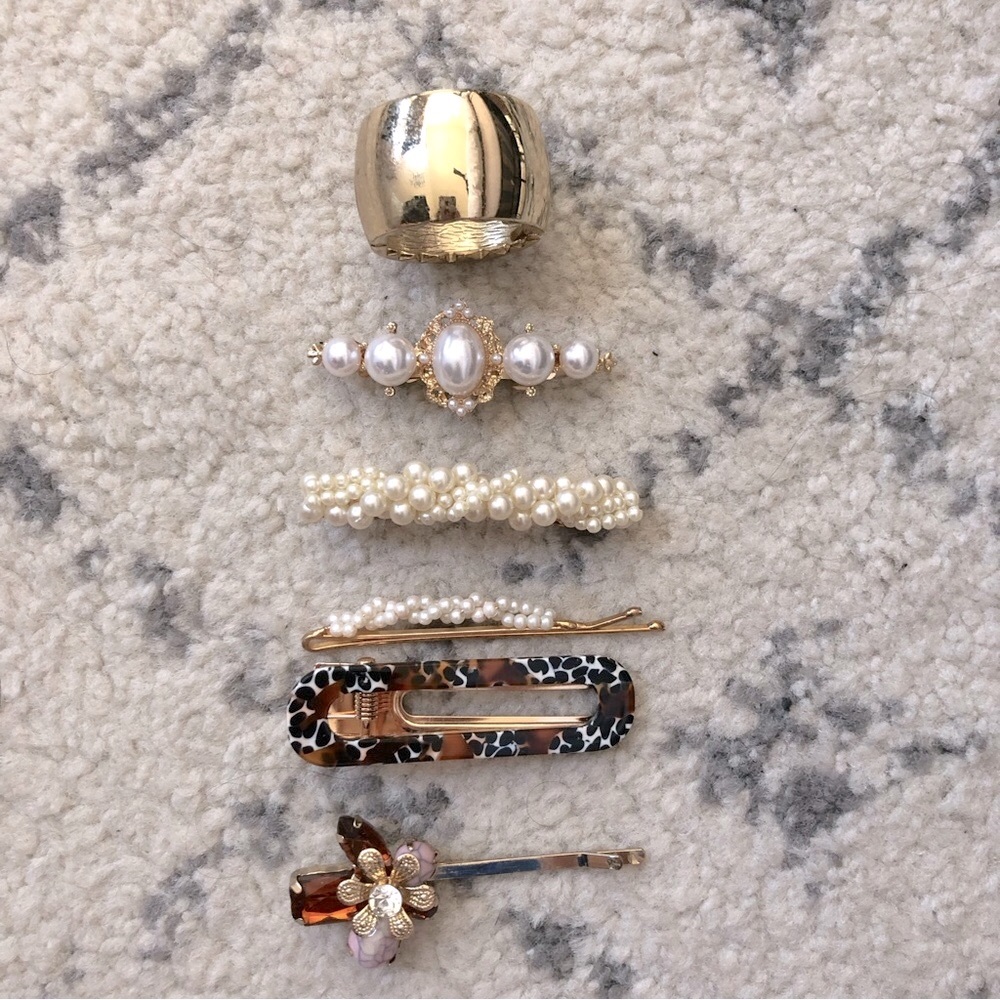 Assorted hair accessories clips set of 6